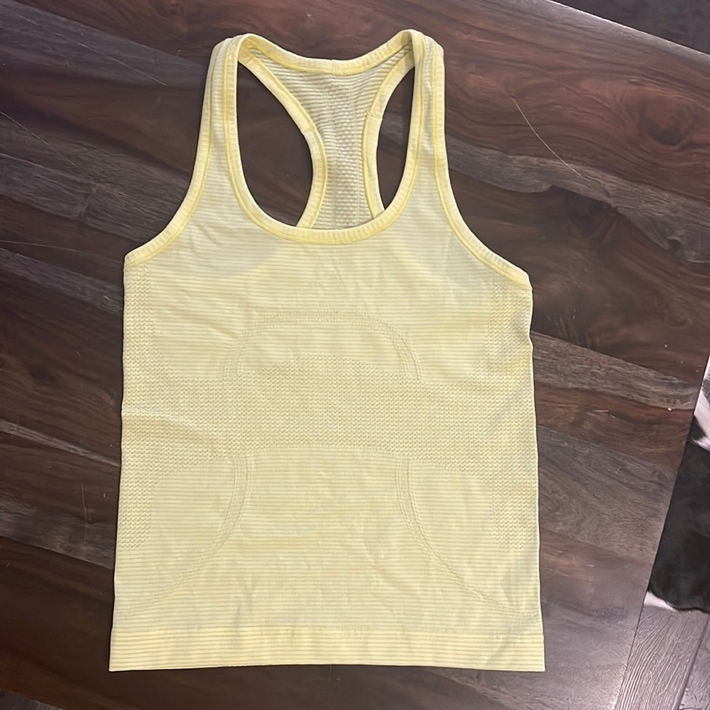 Lululemon Run Swiftly Racerback Crop sz 4 EUC Beautiful Yellow